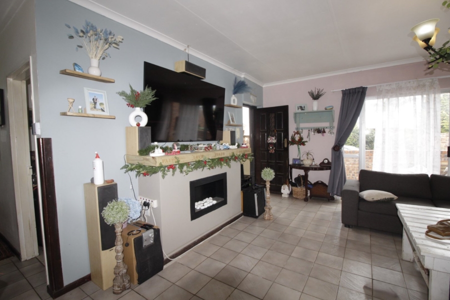5 Bedroom Property for Sale in Noorsekloof Eastern Cape